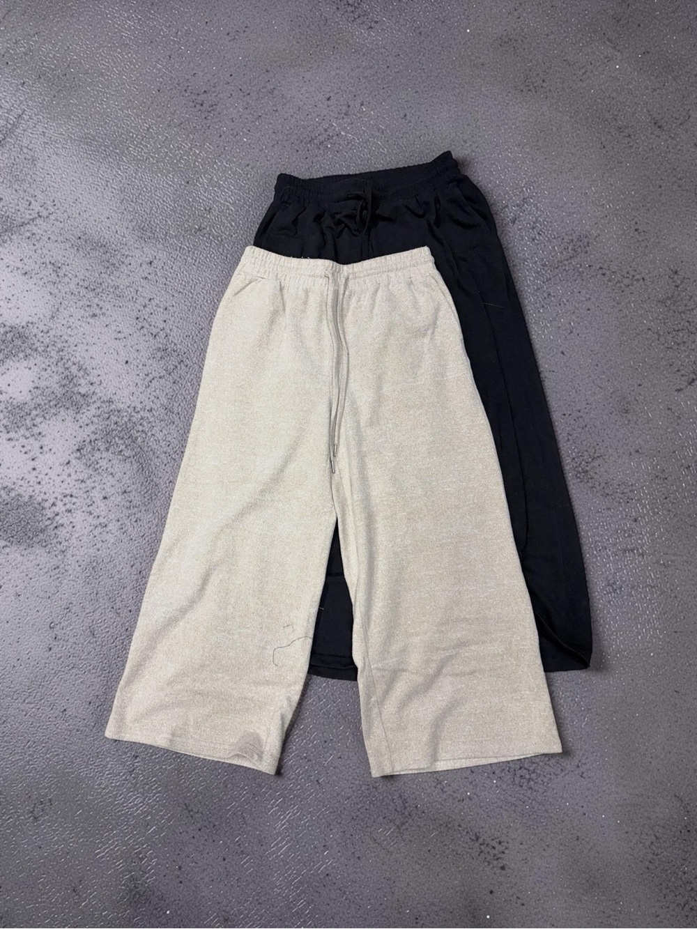 2 Pairs Women’s Capri Wide-Leg Knit Pants - Black & Tan